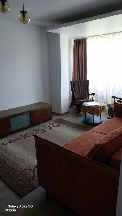 Apartament 2 camere de închiriat, cu2 balcoane