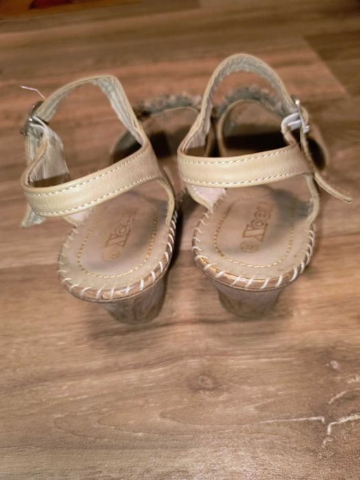 Два чифта дамски  сандали