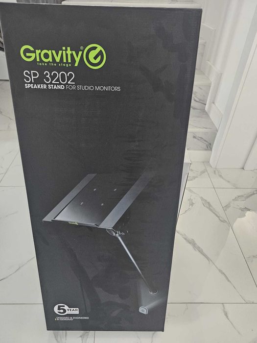 2x  Boxe active / Monitoare studio Adam T8V, interfata audio / statie Focusrite Scarlett 2i2 4th Generation si 2x stand / suport Gravity SP 3202