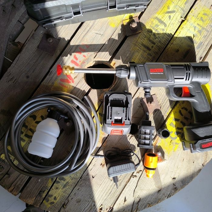 Акумулаторна водоструйка