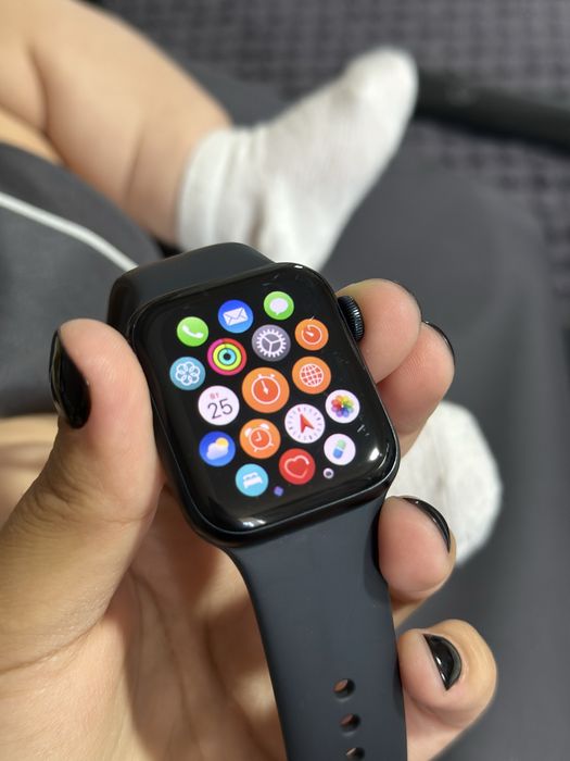 Apple Watch SE (GPS, 2‑го поколения)