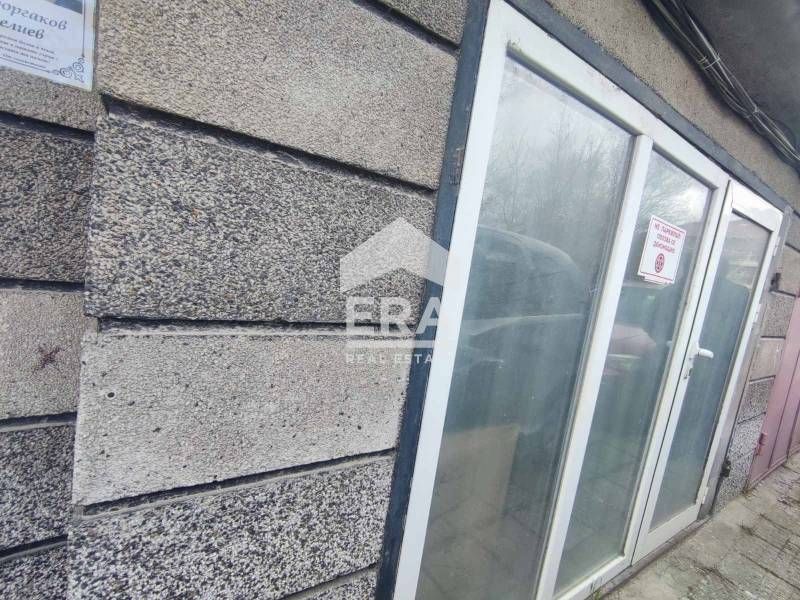 Търговско помещение в кв.Училищни