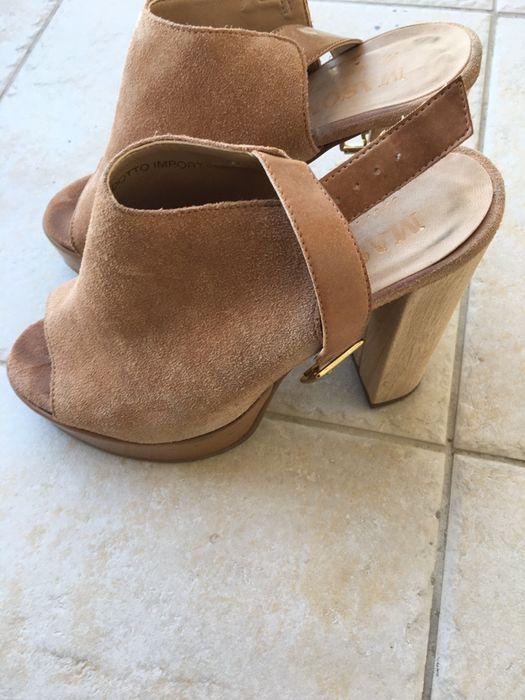 СПЕШНО Високи елегантни обувки