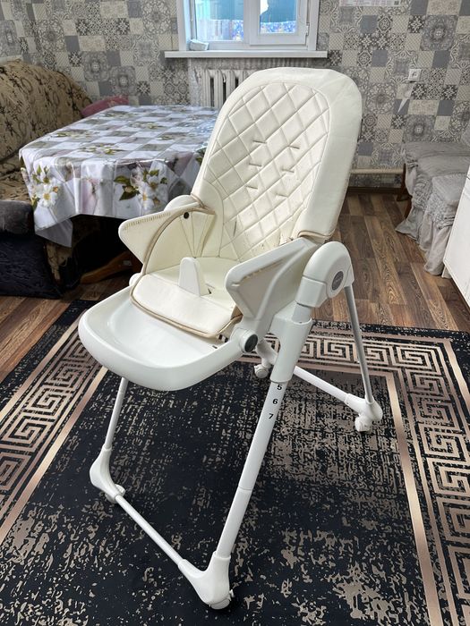 Детский стульчик для кормления