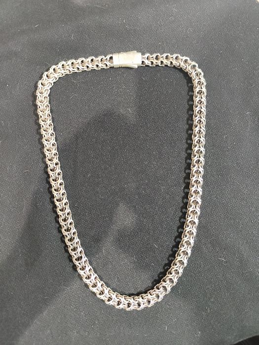 Продам серебряную цепь