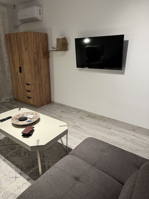 Proprietar, inchiriez apartament 2 camere decomandat