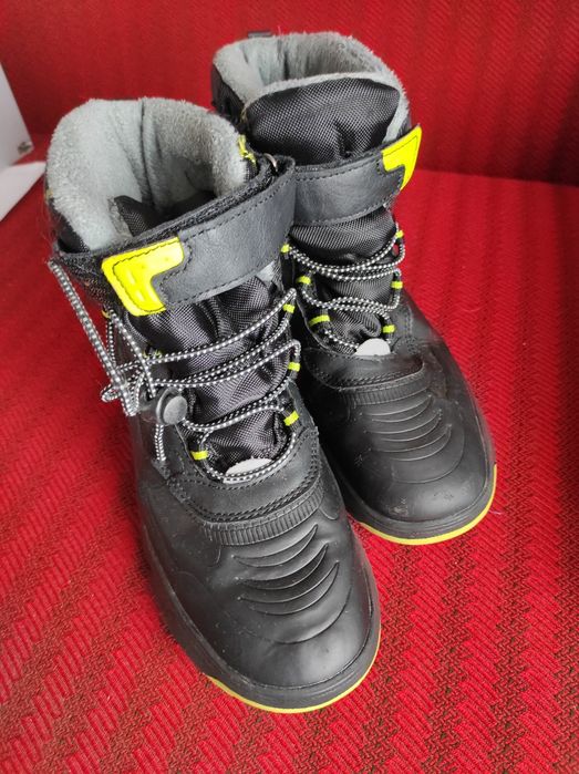 Adidasi unisex, marimea 36, pt. iarna, stare foarte, foarte buna, sunt