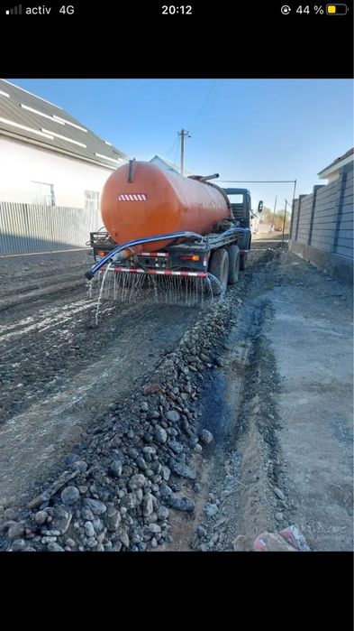 Ассенизатор Водовоз