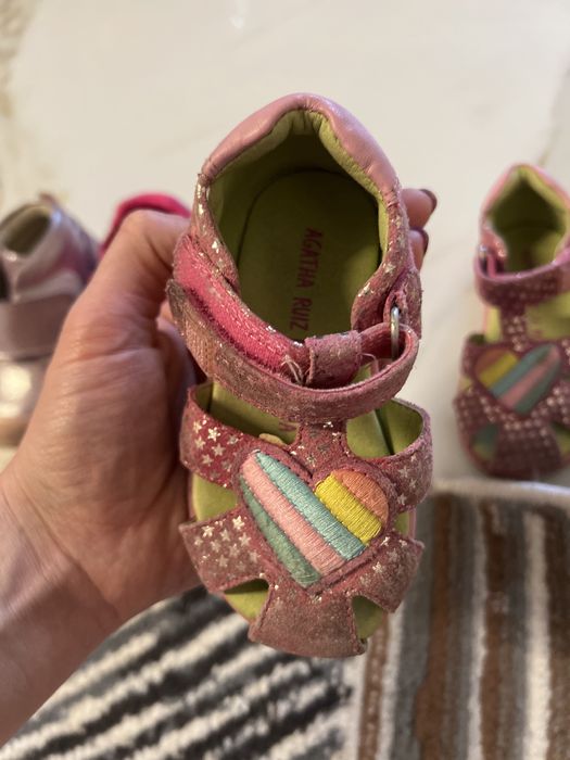 Продам детскую обувь