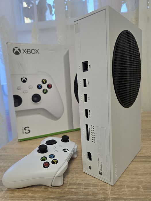 Xbox series S în stare ca nou, fara urme de utilizare