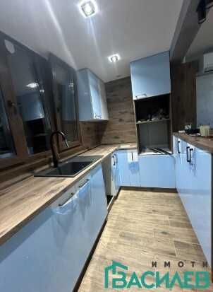 Продава се Тристаен апартамент в София, Център - 68 кв.м за 2175 €/кв.м - Снимка #1