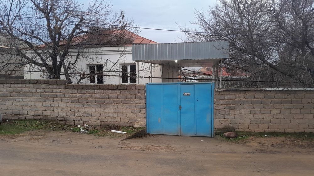 Уй сотилади чирчик 6хона 9сутик uy sotiladi chirchiq
ховли уй сотилади