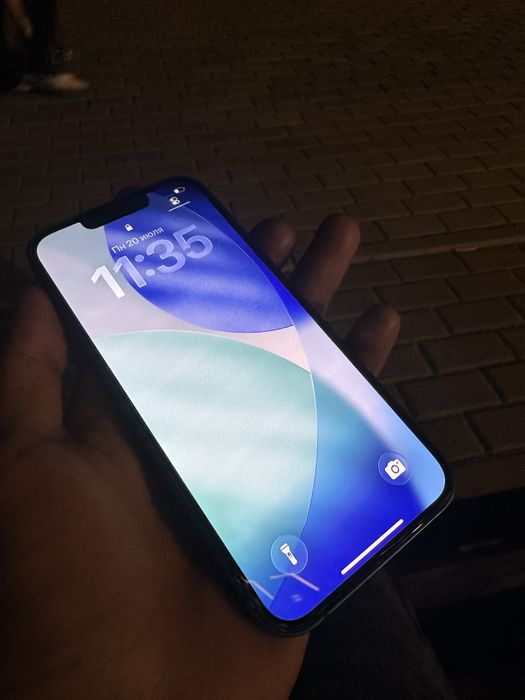 Продам айфон 13 256gb