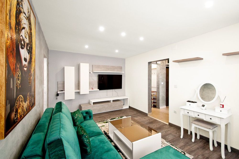 Vand apartament 3 camere