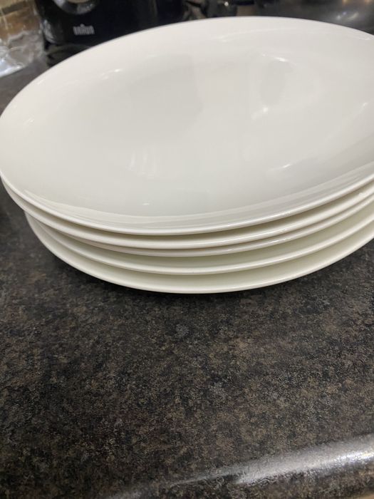 Тарелки фарфоровые