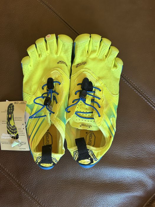 Обувки с пръсти vibram