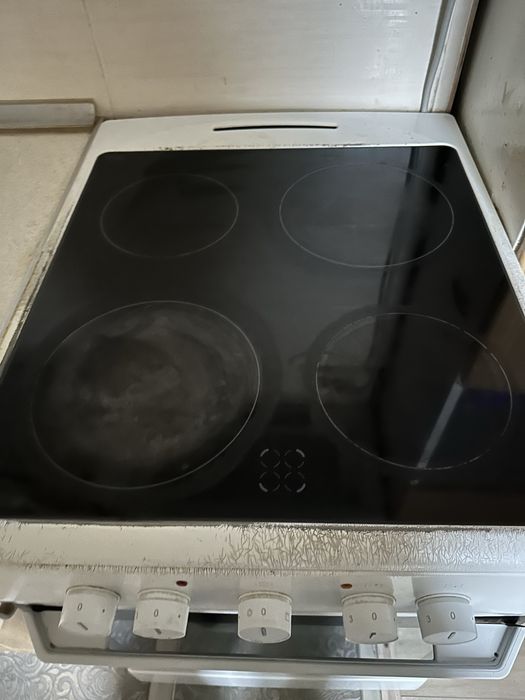 Продам электроплиту Hansa