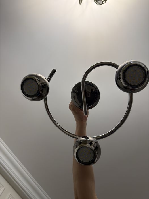 Продам люстру 18 000тг