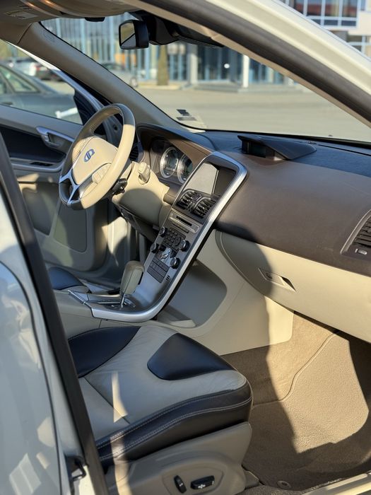 Volvo XC60 T6 304HP