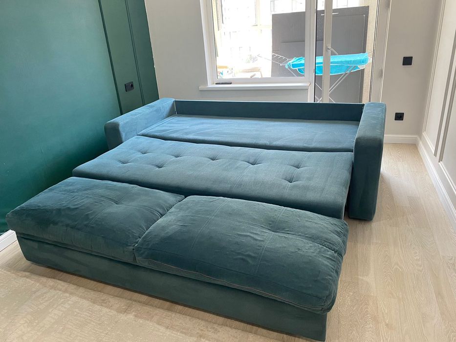 Диван практически новый