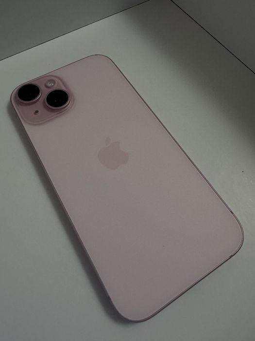 Iphone 15 pink 128gb на гарантии