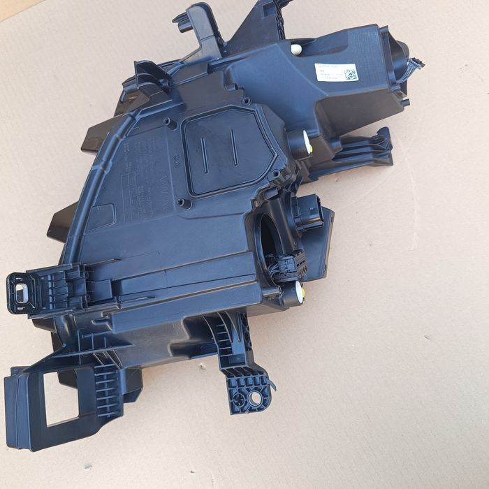 Ляв фар Cupra Born 10F941007K