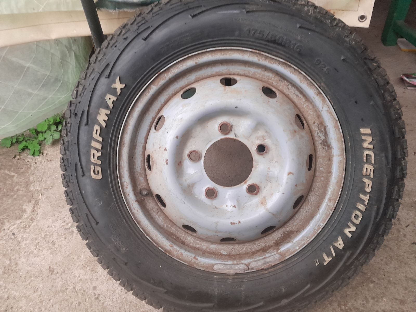 Гуми за Лада Нива с. Драгичево • OLX.bg