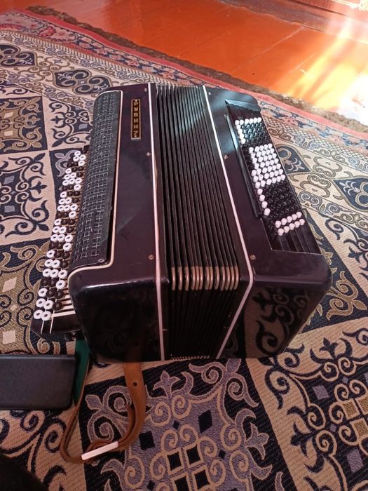 Срочно продается Баян Рубин 7