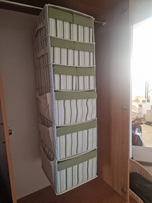 Organizator vertical multifunctional