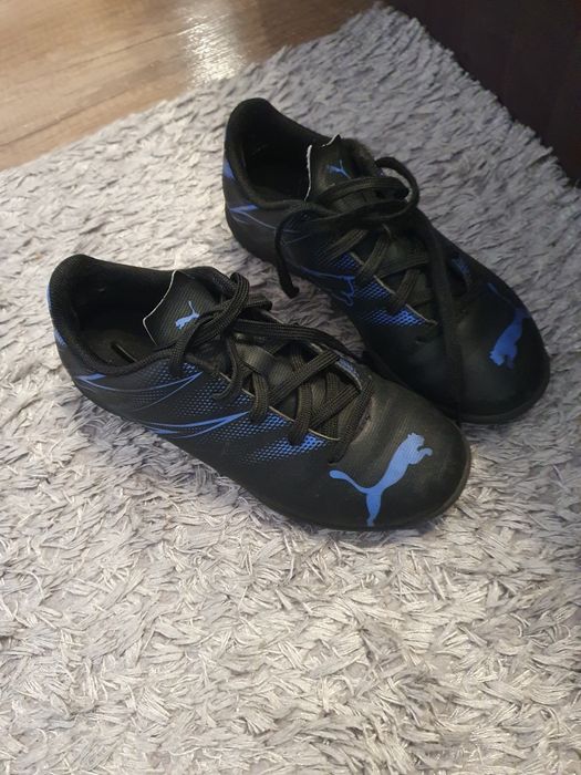 Ghete de fotbal si adidasi