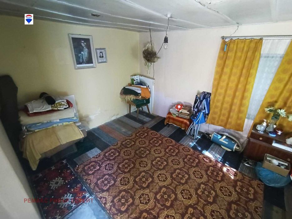 Продава се Къща в с. Юпер, Област Разград - 202 кв.м за 99 €/кв.м - Снимка #5