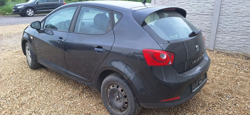 Dezmembrez piese Seat Ibiza an 2011
