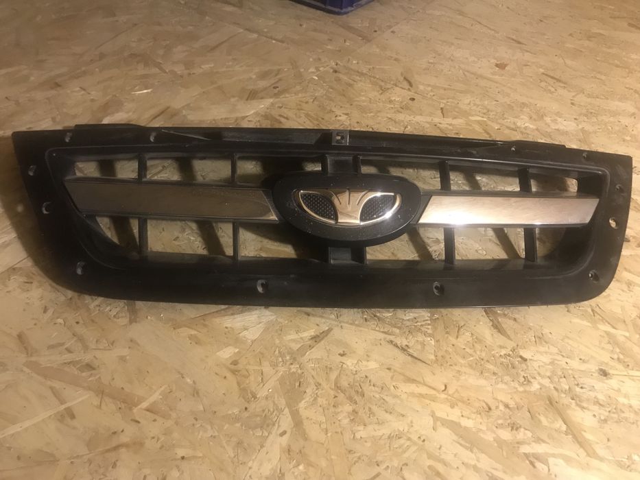 Продам решётку радиатора.