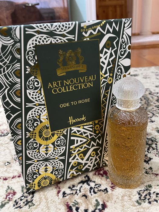 ALEXANDRE J. Ode to rose