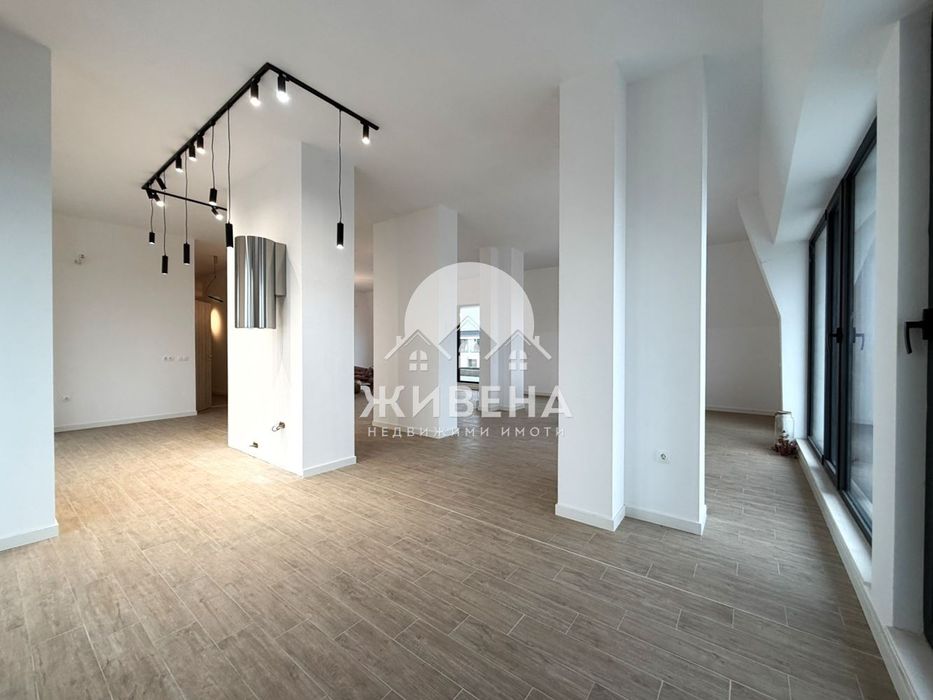 Продава уникален 4-стаен апартамент, пентхаус,  к.к. Св.Св. Константи