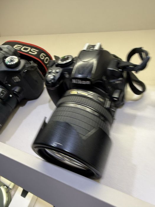 Canon eos 60D  есть зарядное устр