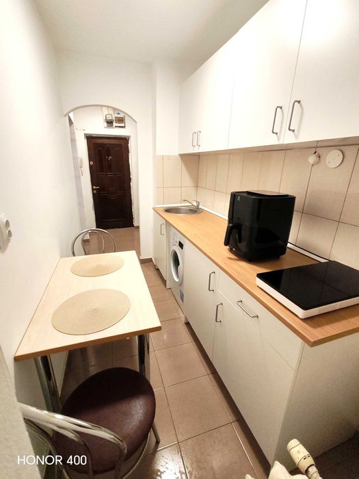Garsonieră 38 mp renovată, mobilată - zona Doamna Ghica, strada Cremenita, bloc reabilitat,