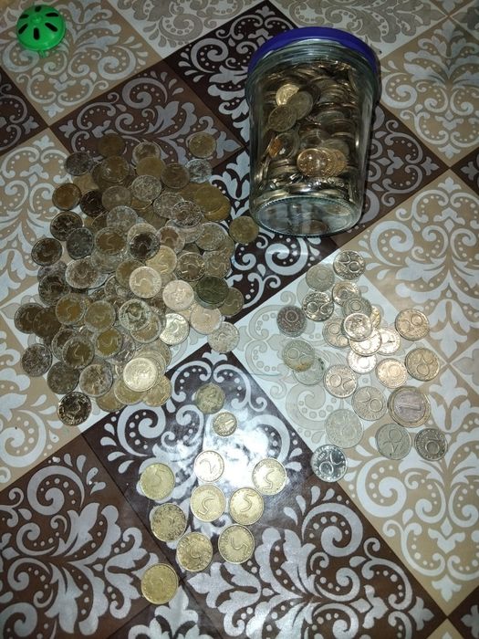 продават се всички монети