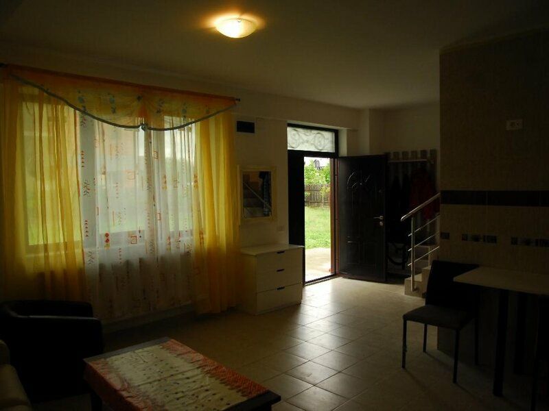 Cornetu vila tip duplex (3 camere+living+ bucatarie+ 2 bai+terasa)