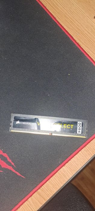 Memorie Corsair 4gb ram ddr4 de calculator