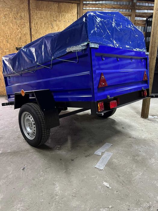 Легковой усиленный прицеп