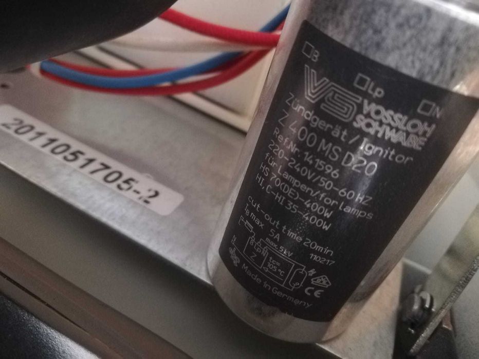 Светильник консольный