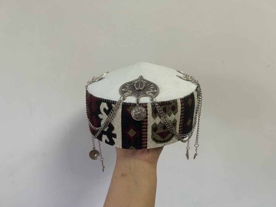 Тюбетейка и шляпа