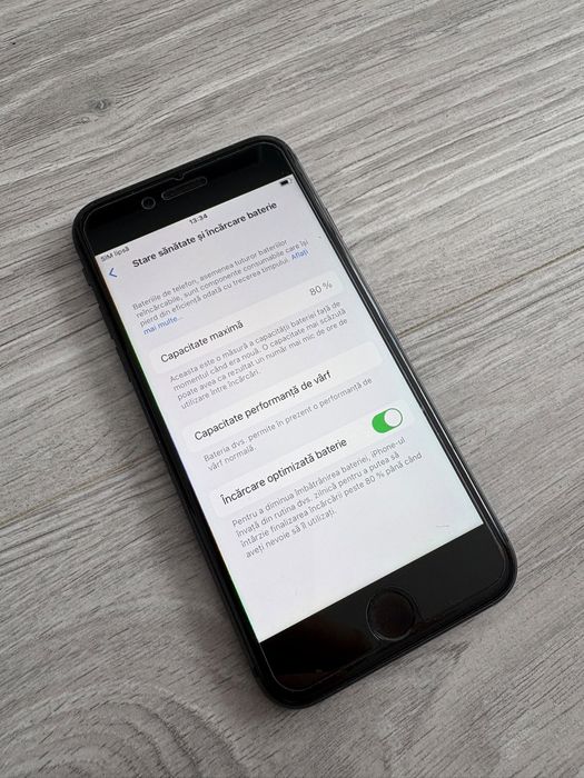 iPhone 8 Black / 64GB