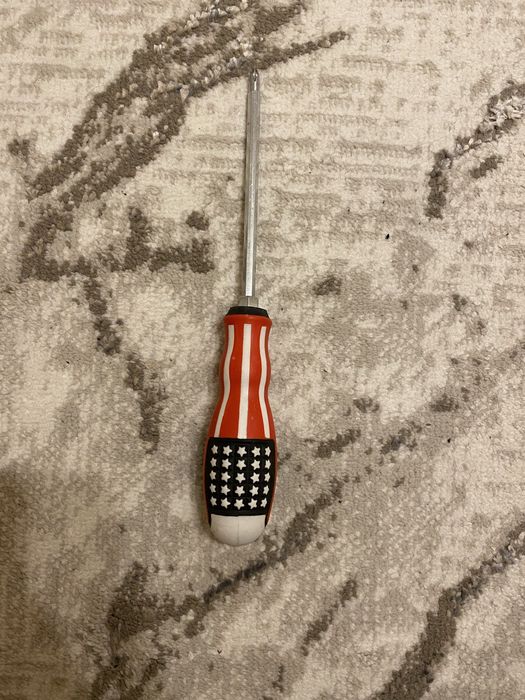 Накты алатын адам хабарлассын.