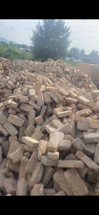 Красный кирпич.         .