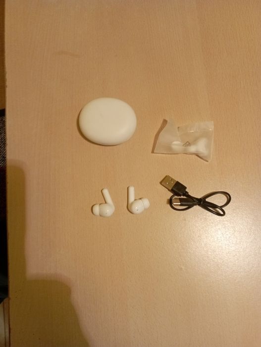 Нови блутут слушалки