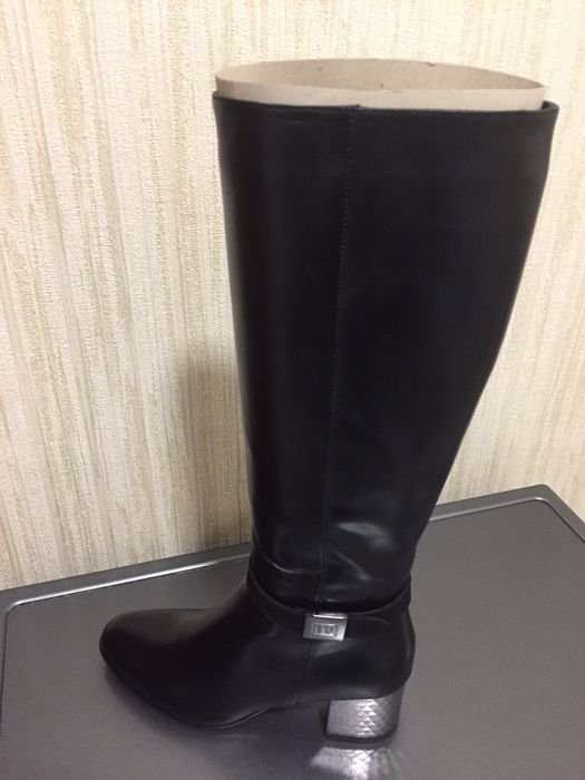 Зимние кожаные сапоги