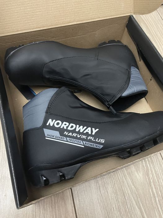 Продам Ботинки для беговых лыж