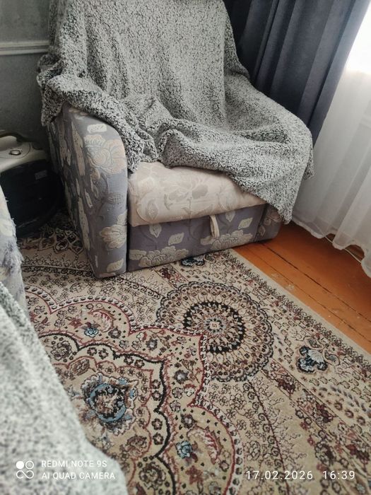 Продаются диван и кресла